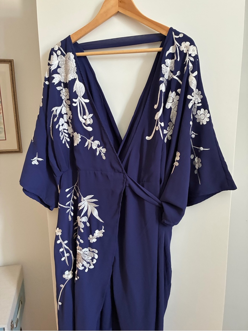 NWT ASOS Deep Navy Embroidered Wrap Kimono Dress with Tie Waist - Size 16 - Picture 4 of 12
